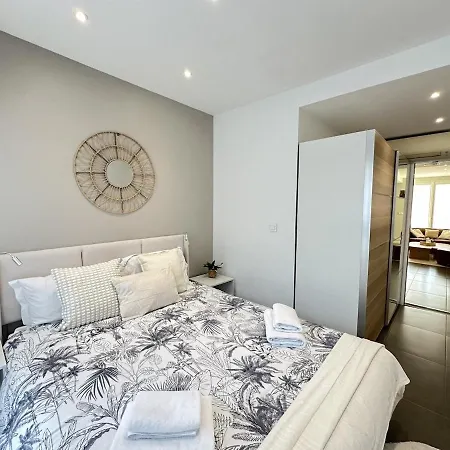 Center Perfect 3 Bedroom Apartament *
